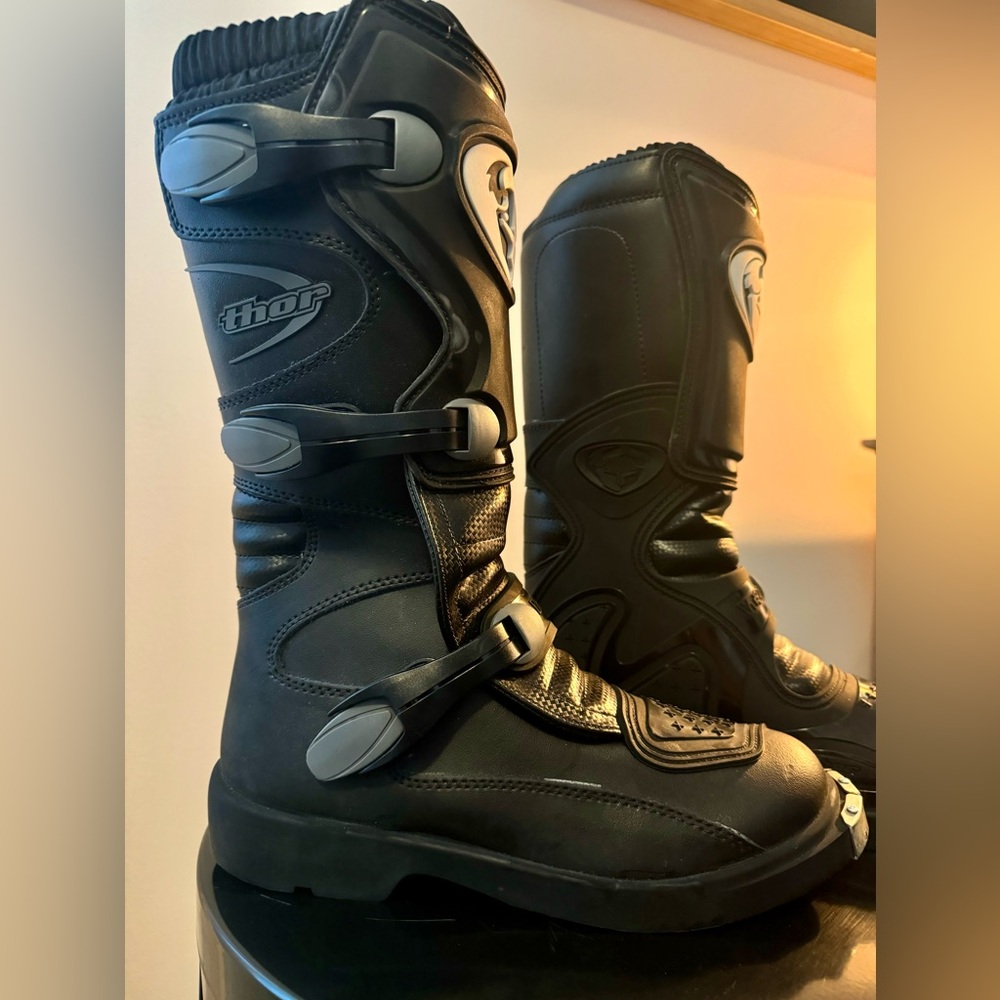 Thor YT-20 Motocross Boots- Brand New